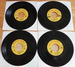LOT of 4 Peter Pan Records 45 Rudolph the Red Nosed Reindeer Frosty the Snowman