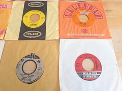 Vtg Lot 45 RPM Records & Sleeves Nat Adderley Kingpins Isley Bros Grass Roots