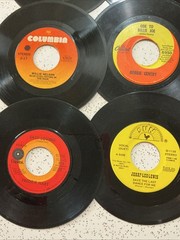 LOT OF 26 45rpm records – 1950s/1960s/70s Country Pop and Rock Hits