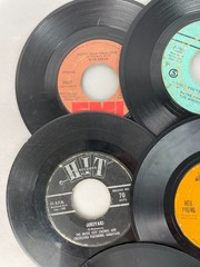 VTG 45 RPM Records Lot 15 Vintage 70s Rock Rockabilly Vinyl UNTESTED Scratched