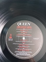Queen – Greatest Hits LP Compilation UK Reissue 12″ Vinyl Barcode 1981 EX