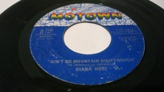 LOT OF 8 45 RPM THE SUPREMES Hangin’ On, Hurry Love, Happening, Come See About