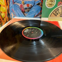 THE BEATLES – Sgt Peppers (1967 1st Pressing, Jax) – 12″ Vinyl Record LP – VG+