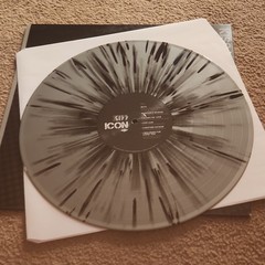 KISS – Icon (2023) LP 12″ Gray/Black Splatter Colored Vinyl Mercury