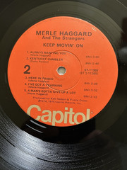 Merle Haggard-Keep Moving On,1975 LP Capitol ST-11365, VG++/VG++