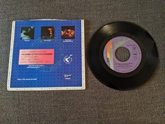 FRANKIE GOES TO HOLLYWOOD.1985 VINYL 45.WELCOME TO THE PLEASUREDOME.W.P/S.NM