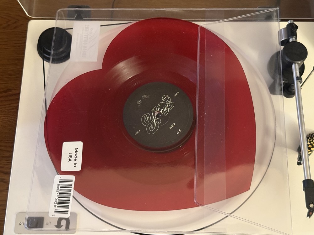 Wisp – Yellow / All i need Coldplay UO Exclusive 7 inch Single Vinyl Ltd Heart