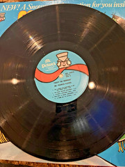 Frosty The Snowman Vintage LP Vinyl Album w Cardboard Snowman 3D Cutout Craft