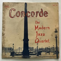 THE MODERN JAZZ QUARTET – CONCORDE – US 7″ SINGLE PS STAINED ON COVER