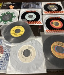 Small Lot of 16 Unsorted (45rpm Jukebox 7″) With Sleeves Classic Vintage Records