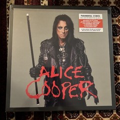 DETROIT STORIES/PARANORMAL/A PARANORMAL EVENING WITH ALICE COOPER AT THE OLYMPIA