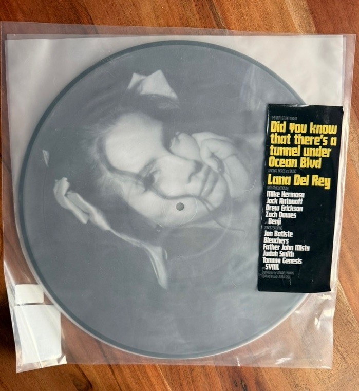 Did You Know That There’s a Tunnel under Ocean Blvd- Picture Disc – Lana Del Rey