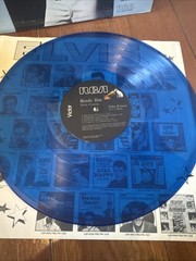 VTG 1977 Elvis Presley Moody Blue 12″ Blue Vinyl LP RCA Victor album