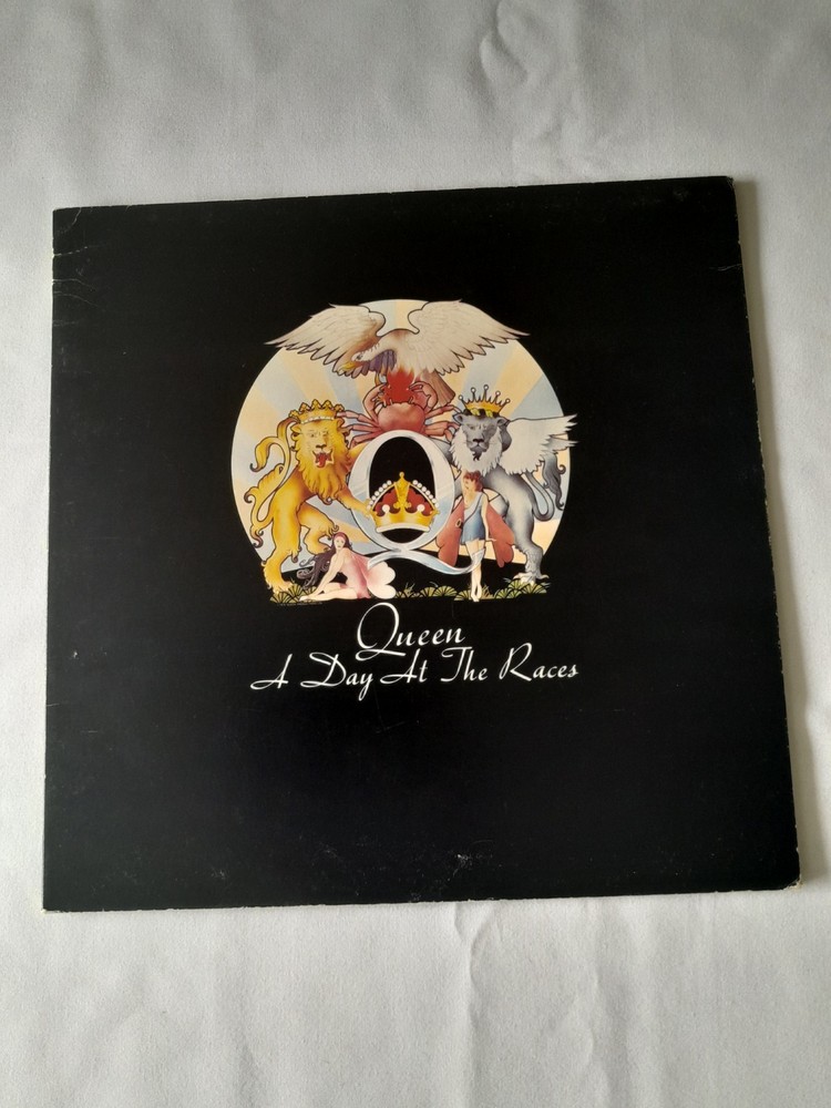 Queen a Day at the Races 1976 Vinyl Album EMI Records EMTC 104 Gatefold Sleeve