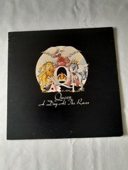 Queen a Day at the Races 1976 Vinyl Album EMI Records EMTC 104 Gatefold Sleeve