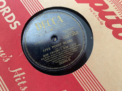 Lot of 81 vintage 1920’s/1930’s 78 rpm phonograph records, various artists