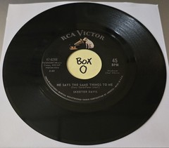 Skeeter Davis: He Says The Same Things To Me/Lonely Heart – VG+ | 1964 Country