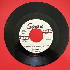 THE BEATLES~Sie Liebt Dich (She Loves You)~A Top 45~SWAN #S-4152-S red print