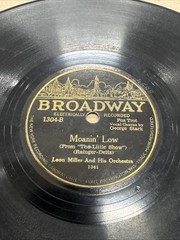Broadway 78 RPM Frank Reynolds – Sweetness / Leon Miller – Moanin Low 1304 V/V+