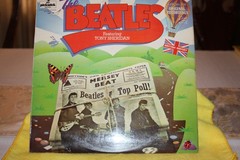 The Beatles “The Beatles Featuring Tony Sheridan” LP 1976 Mr. Pickwick CNA 2007