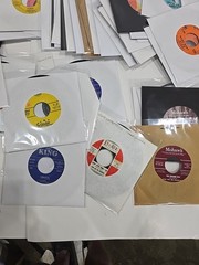 Large Lot Of 150 Unsorted 45rpm Jukebox 7″ With Sleeves Vintage