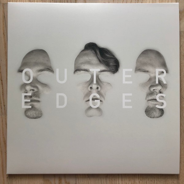 Noisia – Outer Edges – DRUM & BASS
