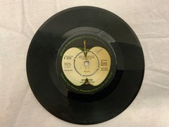 The Beatles Hey Jude / Revolution 7 Inch Single R 5722 Parlophone A2 023
