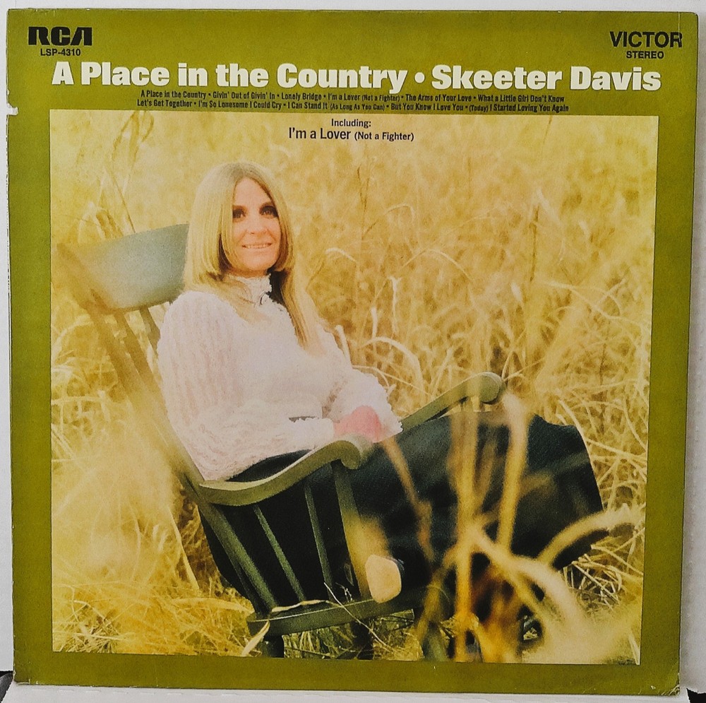 Skeeter Davis – A Place In The Country NM Vinyl 1970 Pop, Country