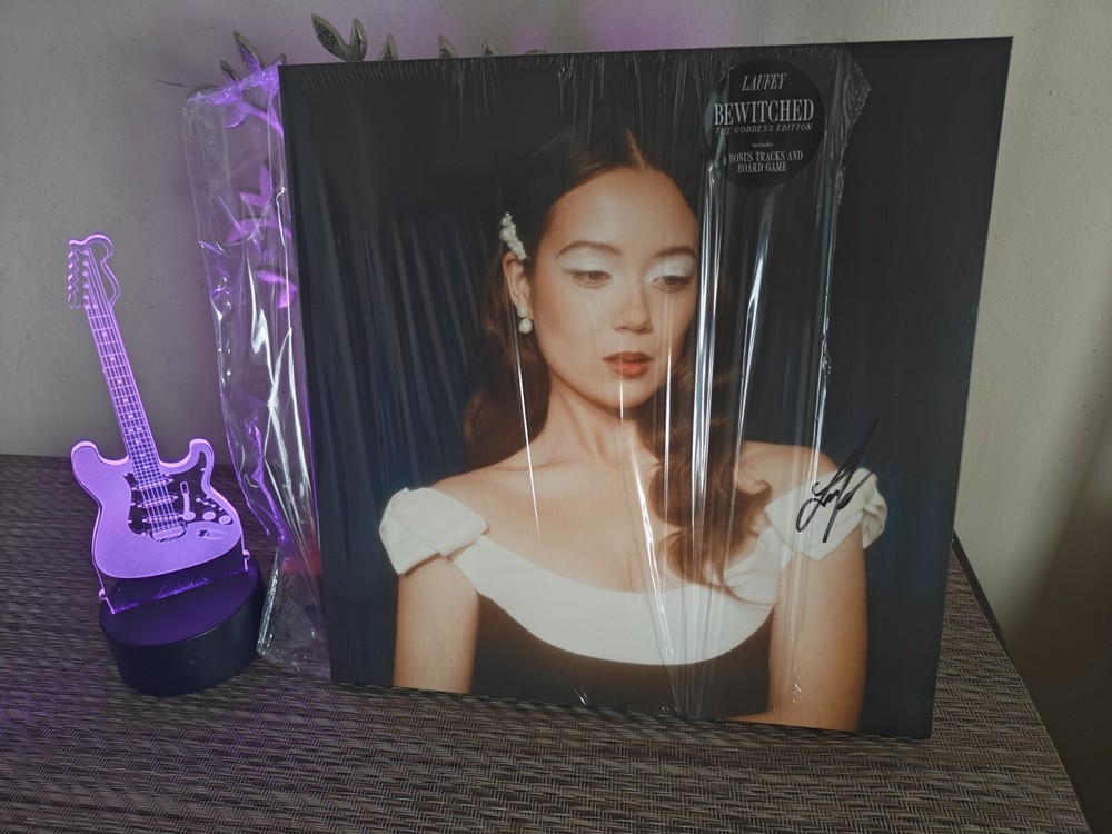 LAUFEY Bewitched The Goddess Edition Blue Vinyl 2xLP Hand Signed Sleeve / Jacket