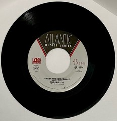 The DRIFTERS ~ Under the Boardwalk Reissue of 1964 Hit 45 RPM 7″ SINGLE MINT