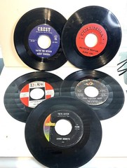 45 RPM RECORDS! – Lot of 80 1950s 1960s Top Rock Titles & Jukebox Labels Lot #2