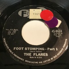 The Flares – Foot Stomping – Part 1 / Part 2 45 – Felsted