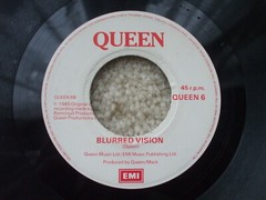 Queen – One Vision / Blurred Vision – Jukebox Ready 45 rpm – Queen 6 – EX- / VG+