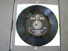 The Cowsills – We Can Fly/A Time for Remembrance 7″ 45 VG+ 1967