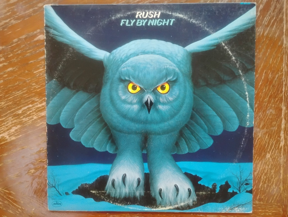 RUSH FLY BY NIGHT LP 1975. PLAY TESTED NO SKIPS. ORIGINAL INNER SLEEVE. SPINE G-