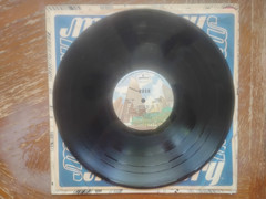 RUSH DEBUT ALBUM ORIGINAL 1974. PLAY TESTED NO SKIPS. TAPE REPAIR INNER SLEEVE.