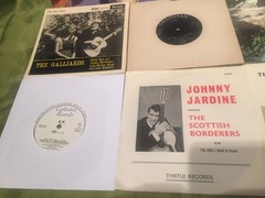 25 x SCOTTISH & IRISH FOLK & TRADITIONAL 7″ SINGLES 1955-1985 JOB LOT