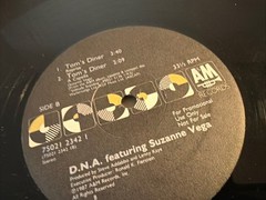 D.N.A. Featuring Suzanne Vega – Tom’s Diner – 12” Single Vinyl Record 1990