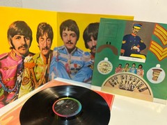 THE BEATLES – Sgt Peppers (1967 1st Pressing, Jax) – 12″ Vinyl Record LP – VG+