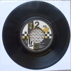 The Specials – Do Nothing / Maggie’s Farm – Paper Label – Jukebox ready 45