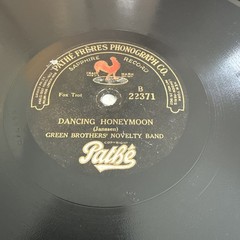 1920 JAZZ Vertical PATHE 22371 78 rpm GREEN BROTHERS “Dancing Honeymoon” V+