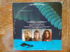 RUSH FLY BY NIGHT LP 1975. PLAY TESTED NO SKIPS. ORIGINAL INNER SLEEVE. SPINE G-
