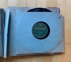 78 Rpm RCA Album. 10 Pages, some loose. 5 Records. Various Labels. Vintage.