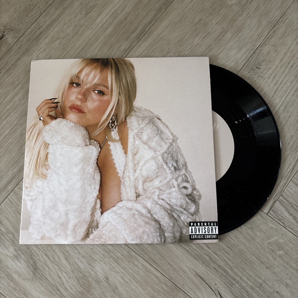 Snow Angel (Limited 7” Vinyl Single) – Renee Rapp