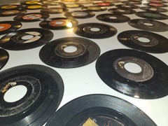 Lot of Vintage 45 RPM Records – Mixed Labels & Genres – Columbia RCA MGM Capitol