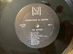 Introduicing The Beatles VeeJay VJLP 1062 Mono Brackets Logo on Black Label
