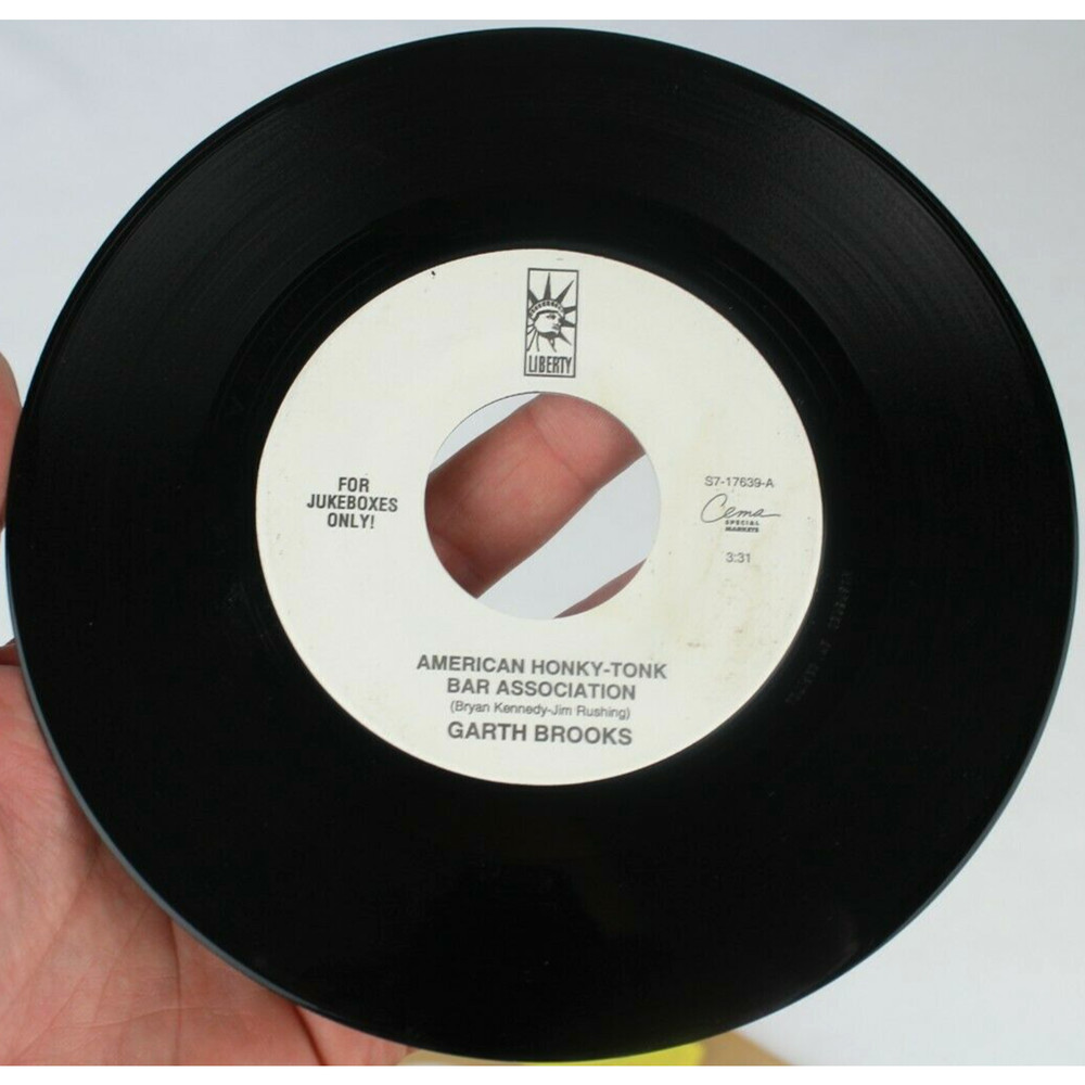 GARTH BROOKS EVERYTIME THAT IT RAINS JUKEBOX ONLY 45 7″ VINYL *QUICK SHIP*