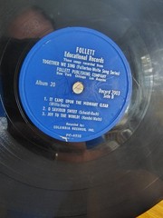 Irving Wolfe Christmas. Carols Records collection