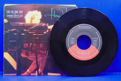 HOWARD JONES Life In One Day 45 RPM w/PS ELEKTRA 69631 NM/UNPLAYED