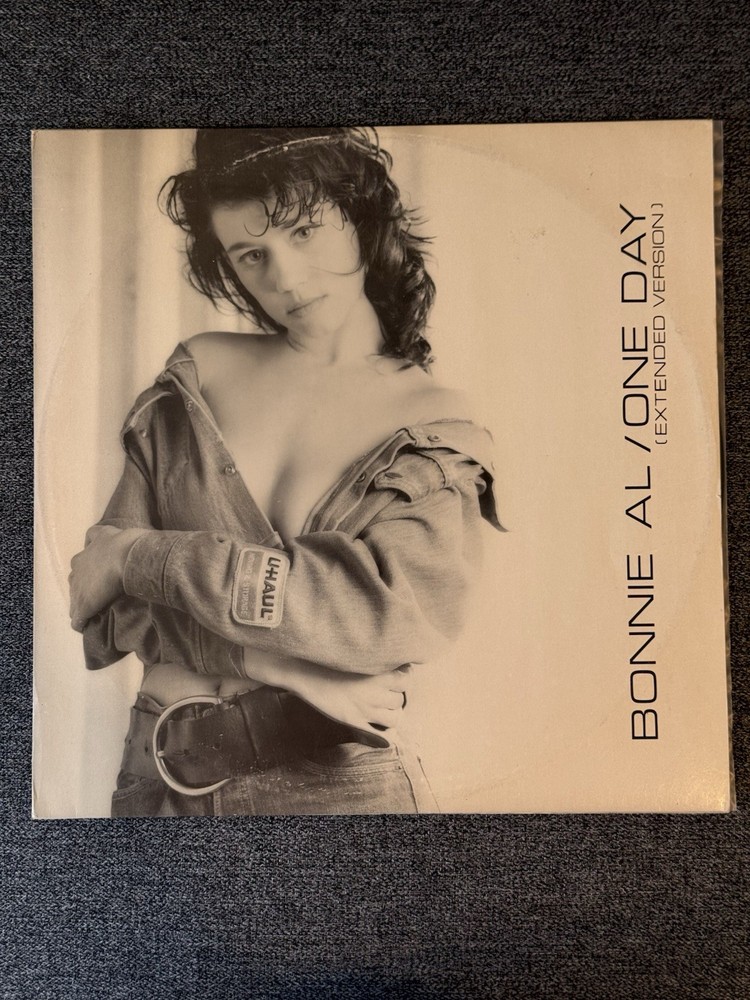 Italo Disco Bonnie Al One Day 12” Single